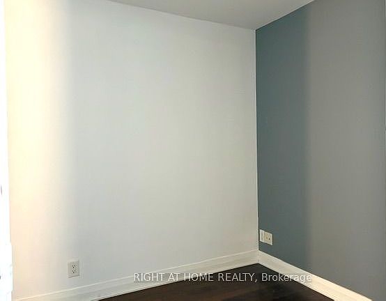 3rd image of 1055 Southdown Rd #502