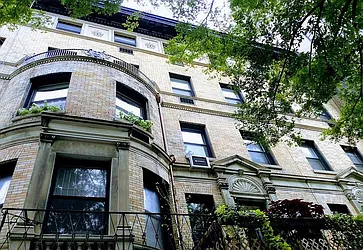 Rented by R New York