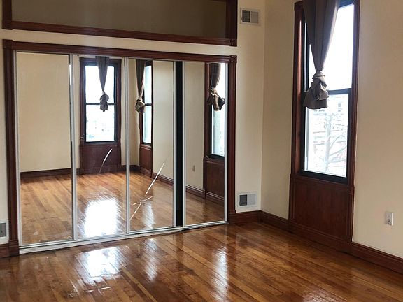 5th image of 992 Bay St #2 & 3