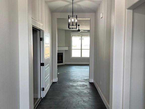 4th image of 5504 Slayde St