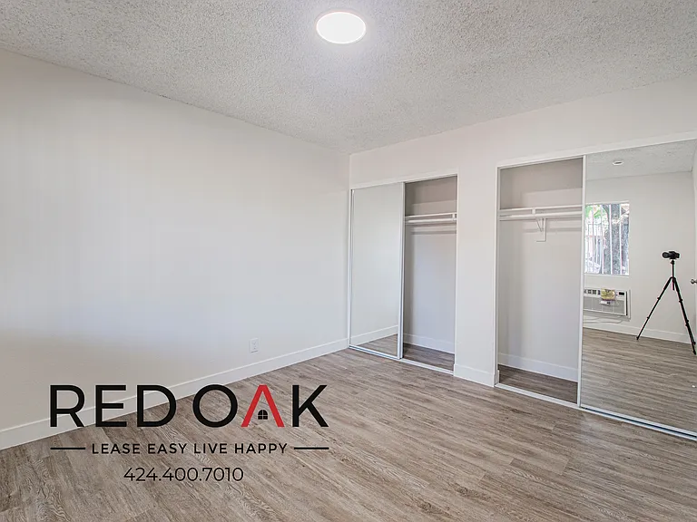 607 W 82nd St #101 — Photo 11