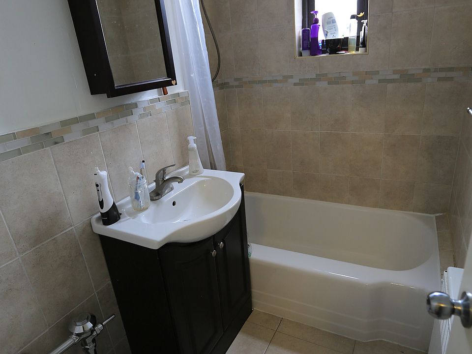 1st image of 6957 Park Dr E