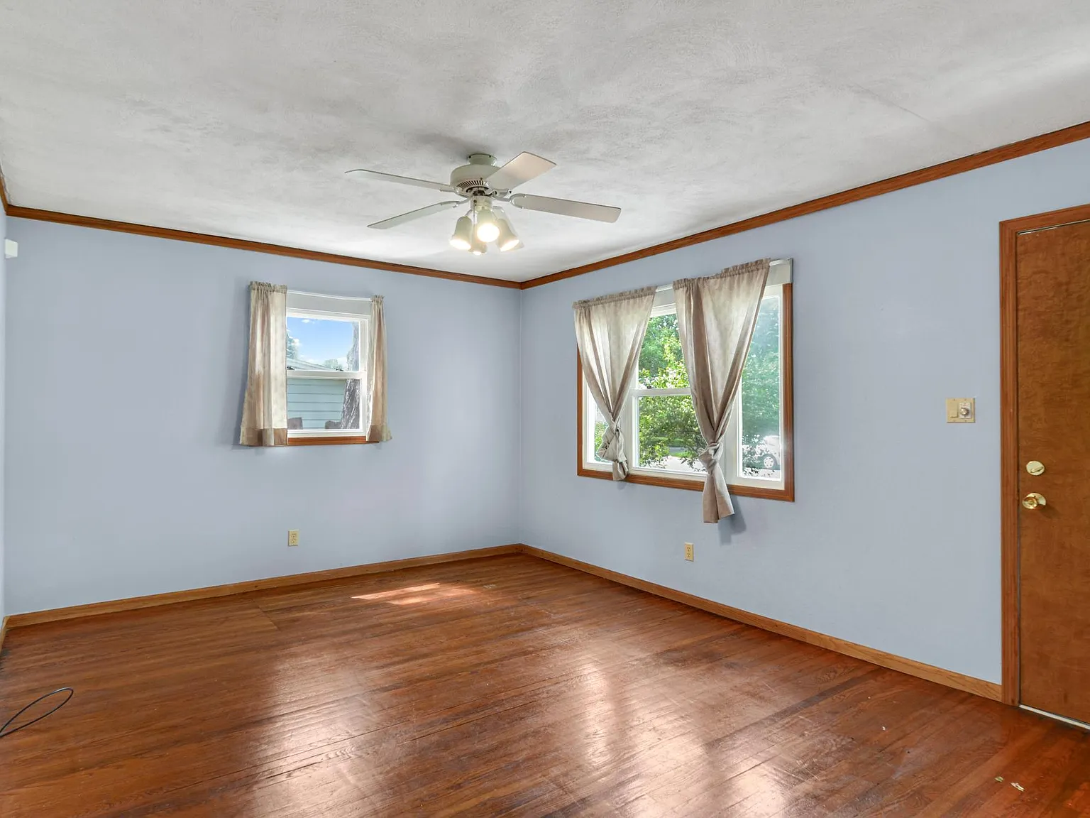 3 bed, 825 sqft, $1,500 — Photo 3