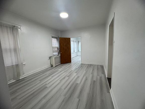 4th image of 1619 Edison Ave #1