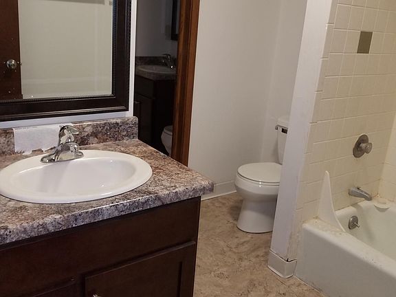 5th image of 214 Williamsburg Dr APT 8