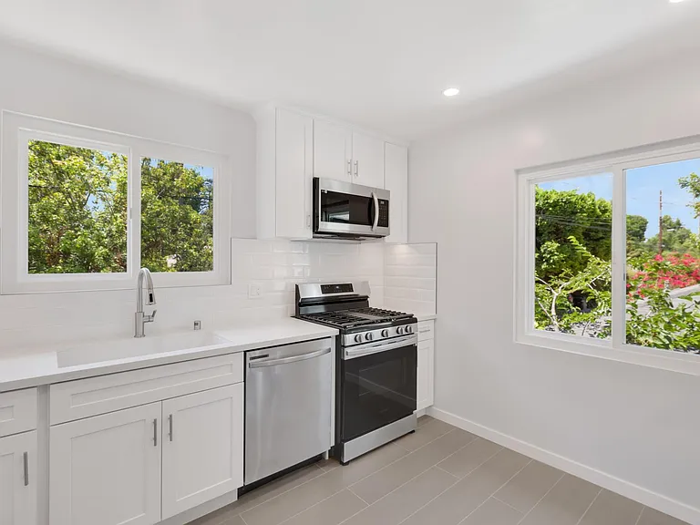 5019 Cahuenga Blvd #5019 — Photo 10