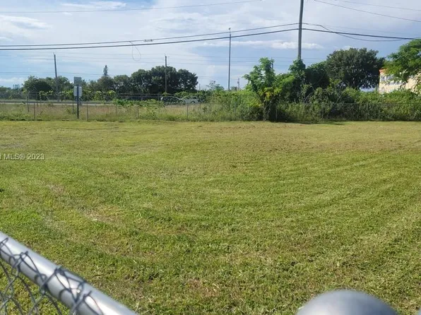11500 SW 214th St, Miami, FL 33189