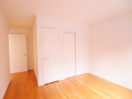 4th image of 225 E 85th St APT 205