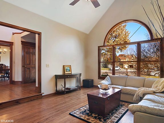 5th image of 2441 Whitehall Ct