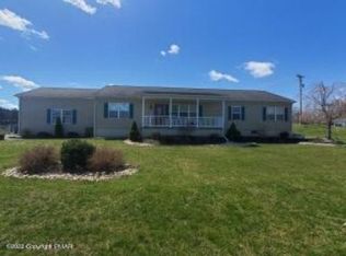 897 N Summit Rd, Bath, PA 18014