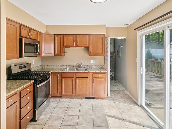 2nd image of 16 Galewood Dr