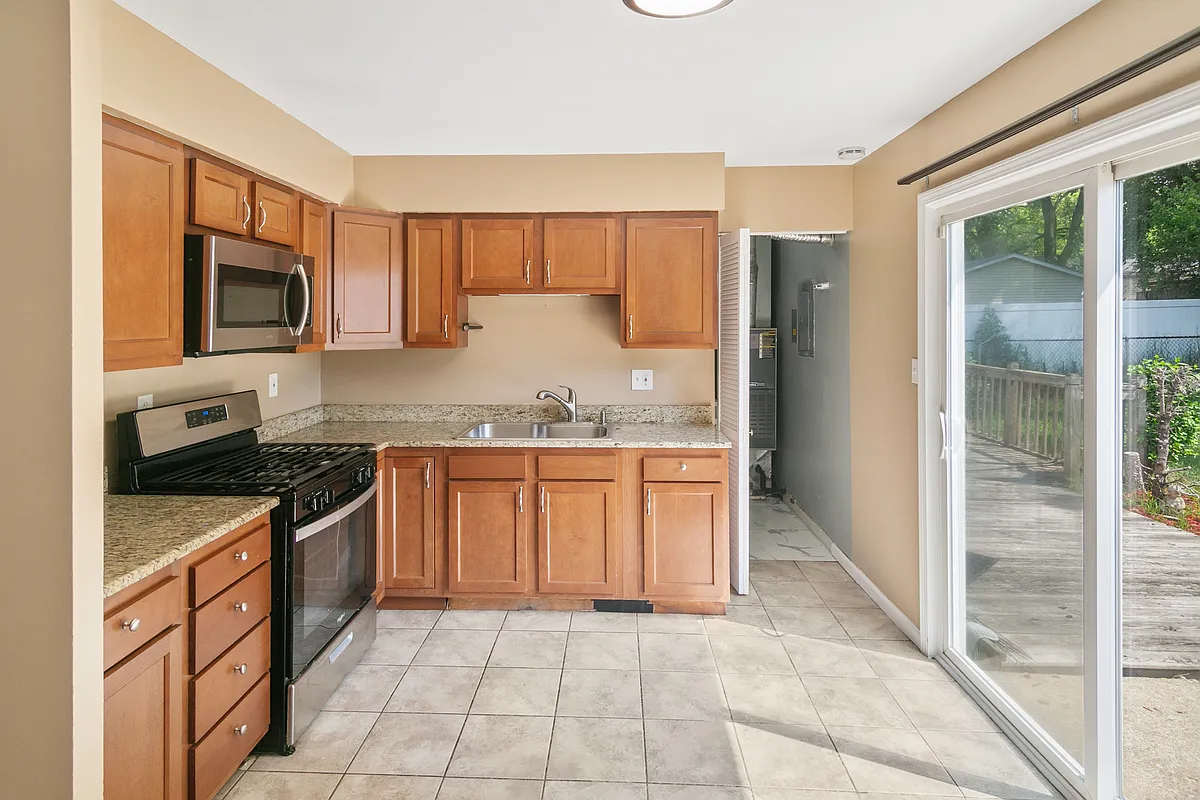 Building Photo - 16 Galewood Dr