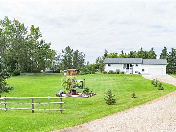 2nd image of 14 NE Lake Rd