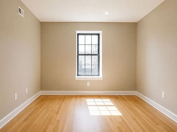 4th image of 279 Halsey St #1B