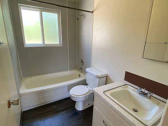 4th image of 1405 S 10th Ave
