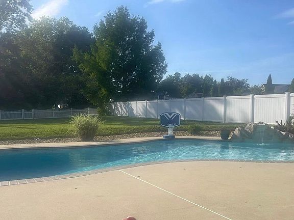 2nd image of 23563 Belmar Dr