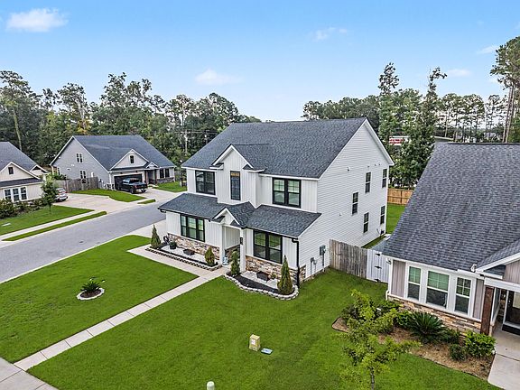 2nd image of 201 Whirlaway Dr