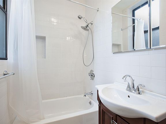 3rd image of 320 W 83rd St #4