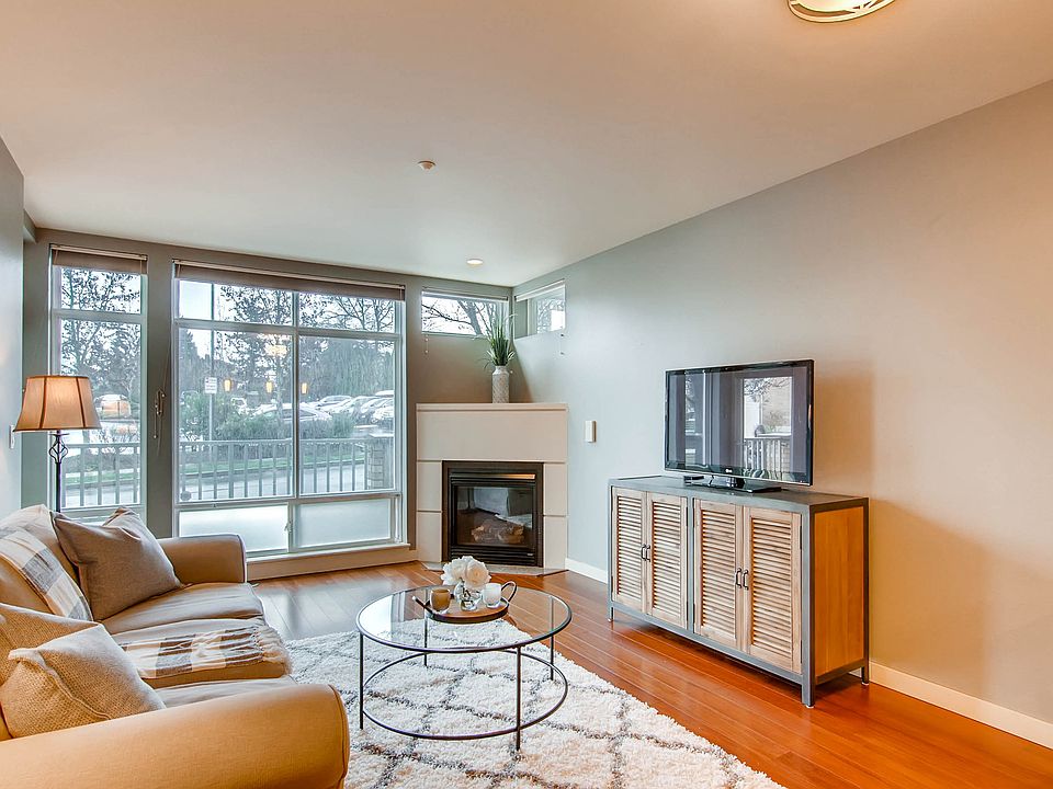 Desirable south facing condo