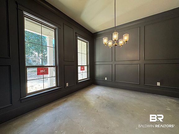3rd image of 124 Glen Hardie Dr