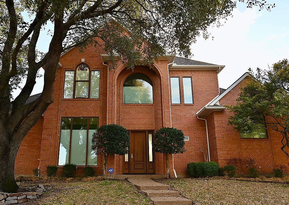 2nd image of 1508 Parliament Ln