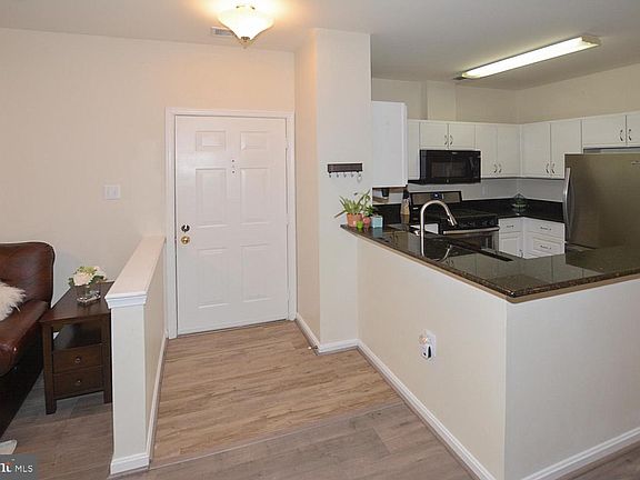 3rd image of 4137 Fountainside Ln #B001