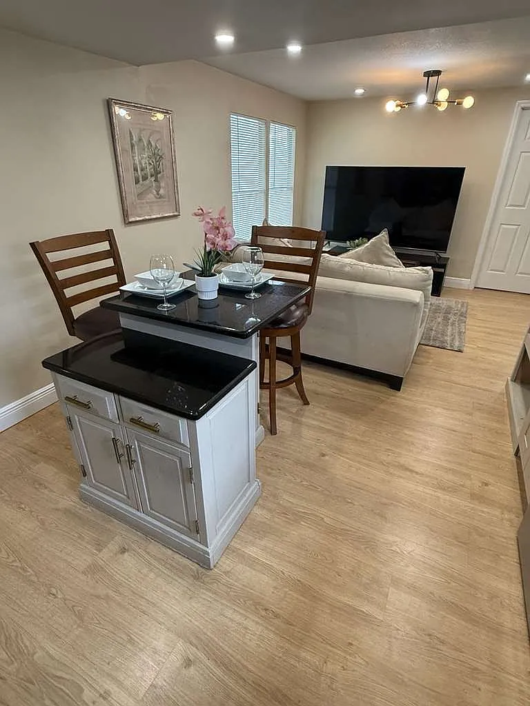 2 bed, $735 — Photo 4