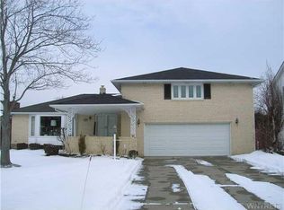 95 Wiltshire Rd, Buffalo, NY 14221