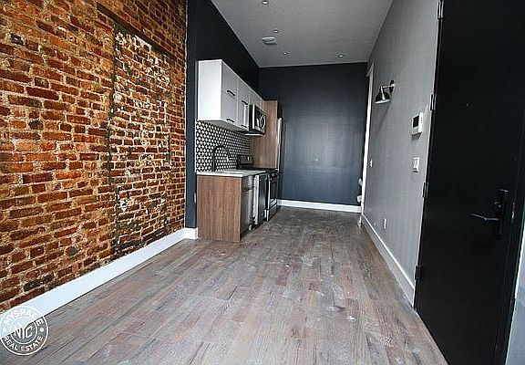 2nd image of 358 Palmetto St #2L