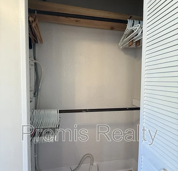 1103 Charles St — Photo 20