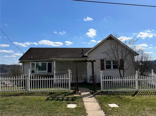 1290 9th Ave, Natrona Heights, PA 15065