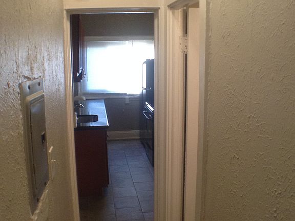3rd image of 2622 N Moreland Blvd APT 1