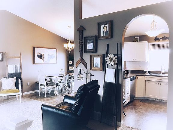 3rd image of 3403 Westmoor Dr