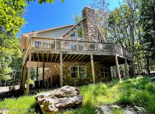 223 W Tuscarora Dr, Hazleton, PA 18202