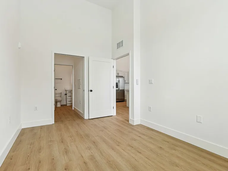 The Milk Stacks: Boutique Luxury Living in Downtown Orlando's Milk District — Photo 27