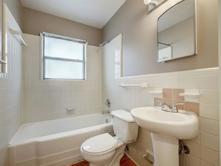 507 Bellevue Pl #A — Photo 16