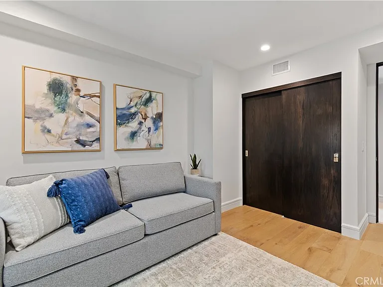 802 Bard St — Photo 27