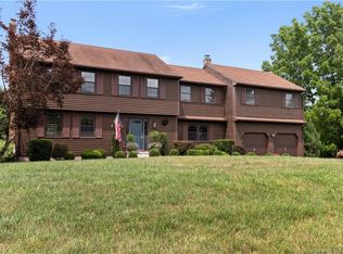 5 Country Way, Wallingford, CT 06492