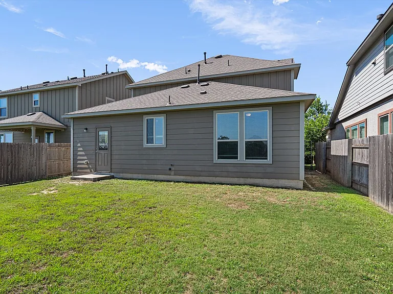 146 Russet Trl — Photo 33