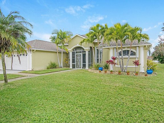 2nd image of 2543 Canterbury Cir