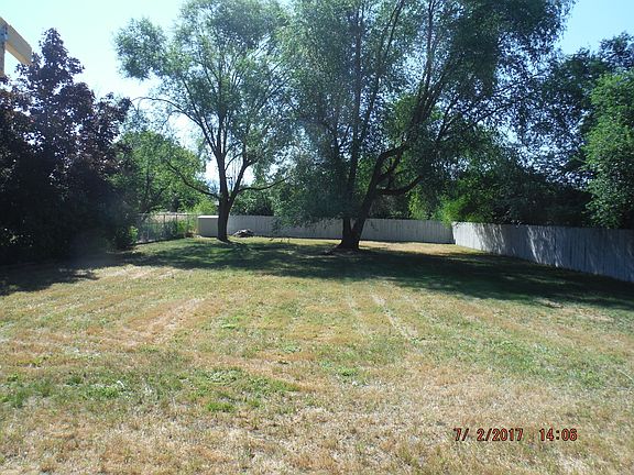 5th image of 18004 E Riverway Ave