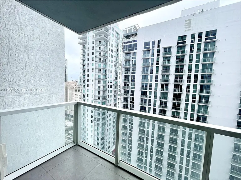 253 NE 2nd St #2506 — Photo 7