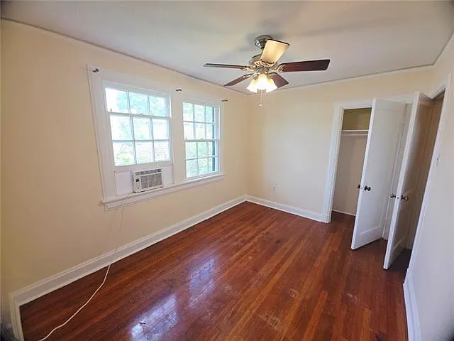 1517 Dante St — Photo 8