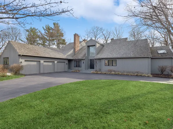 971 Ashley Rd, Lake Forest, IL 60045