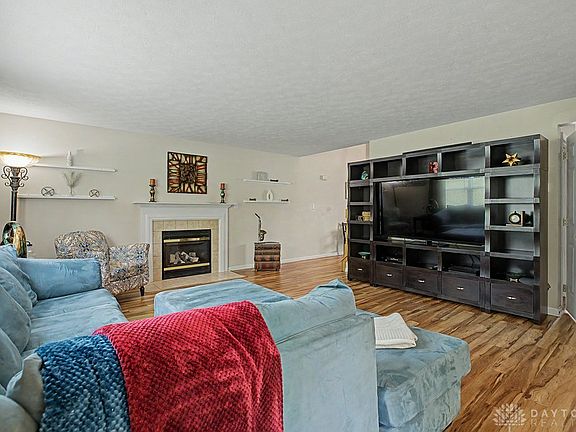 4th image of 205 Sackett Dr