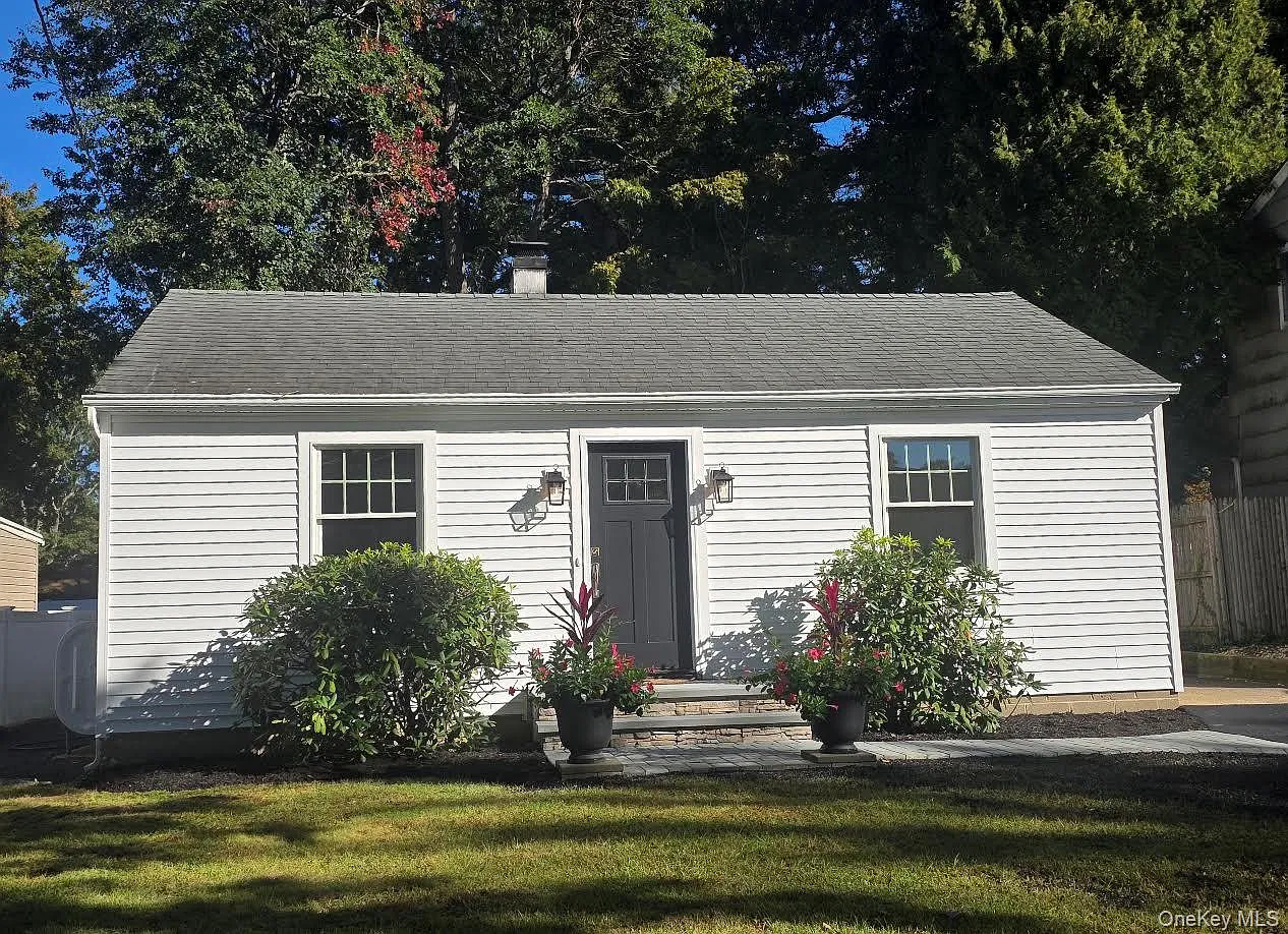 2 bed, 1.5 bath, 1300 sqft, $3,950 — Photo 2