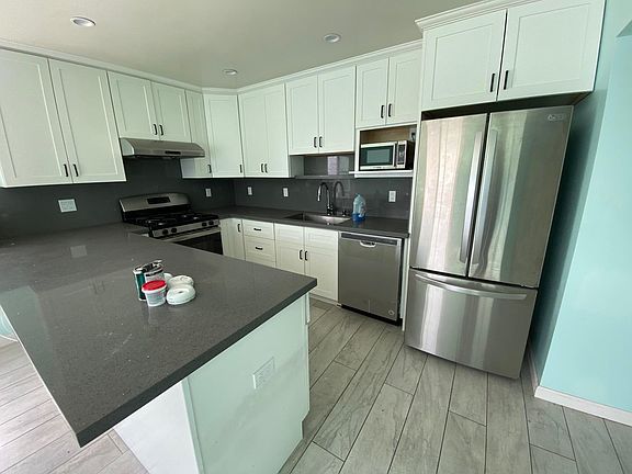 5th image of 2352 Taraval St #3