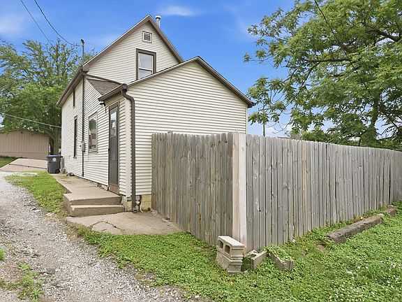 3rd image of 109 Union St