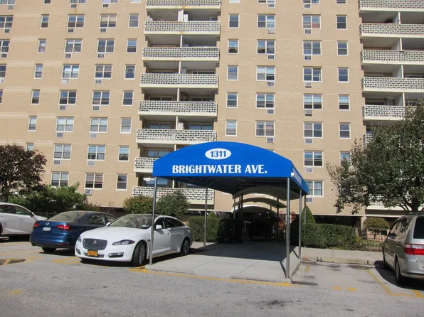 1311 Brightwater Avenue image 1 of 24