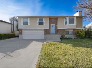 5350 S Hew Wood Dr, Salt Lake City, UT 84129